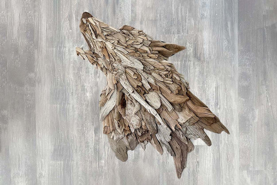 Driftwood Howling Wolf